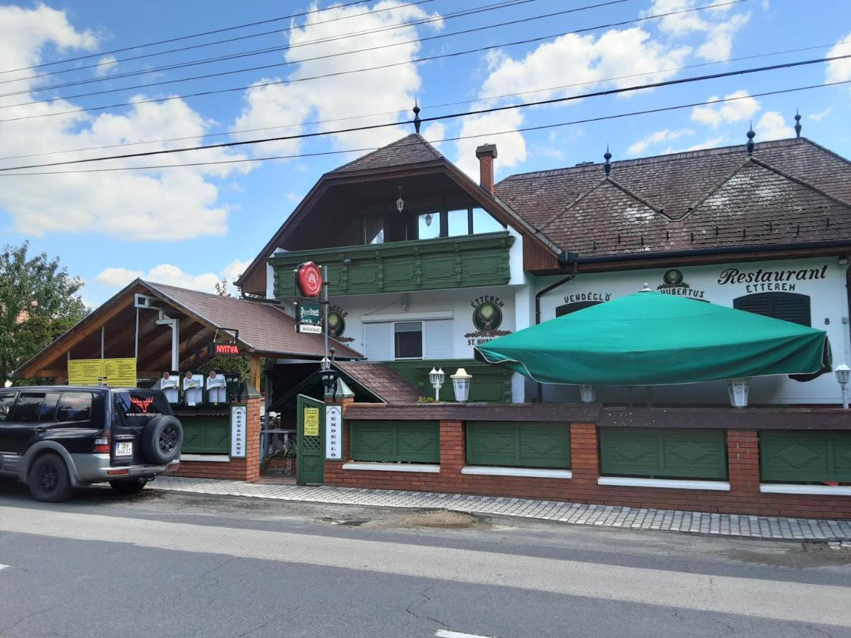 St Hubertus Panzio Bed and Breakfast Hévíz Exteriör bild