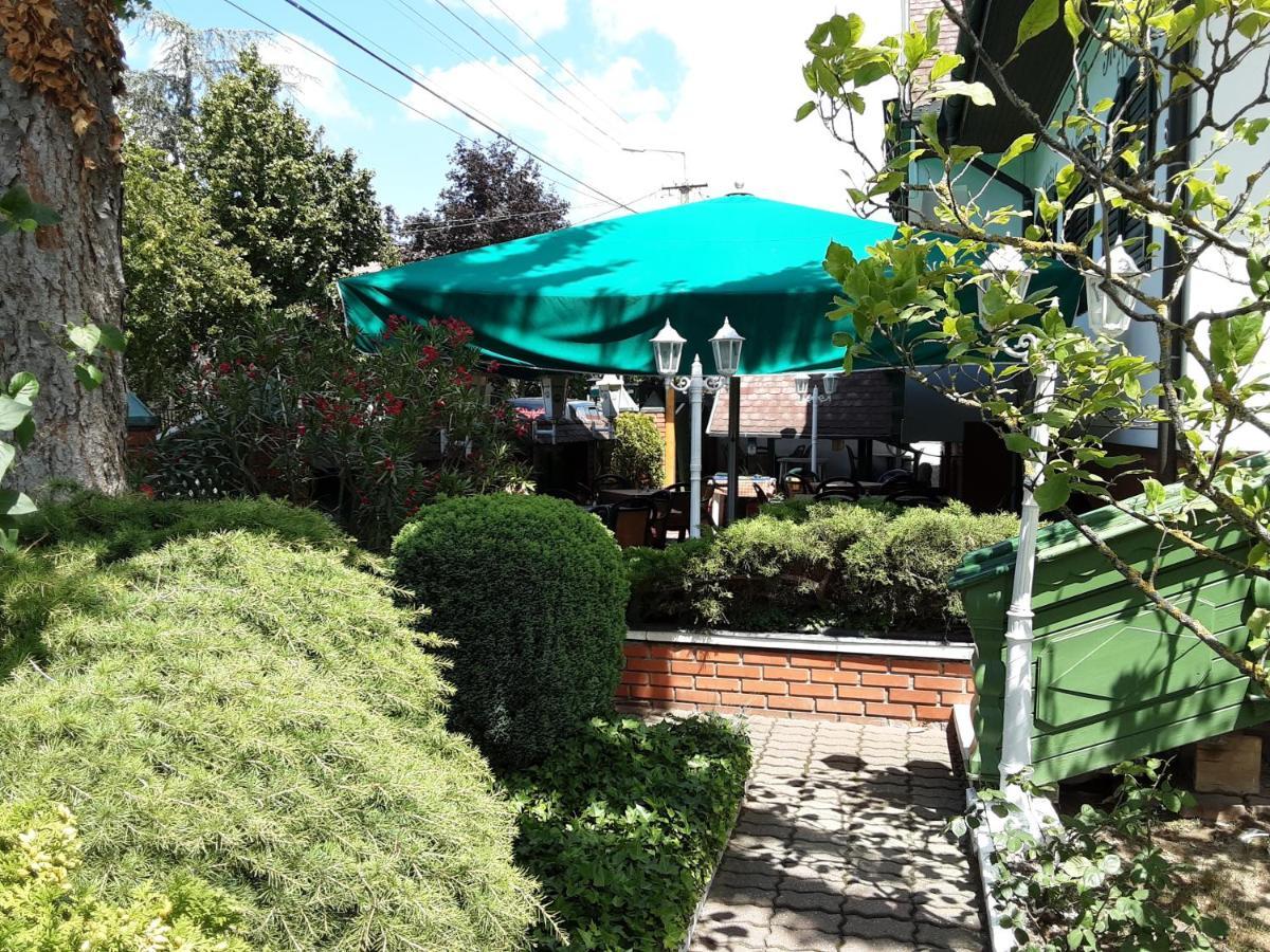 St Hubertus Panzio Bed and Breakfast Hévíz Exteriör bild